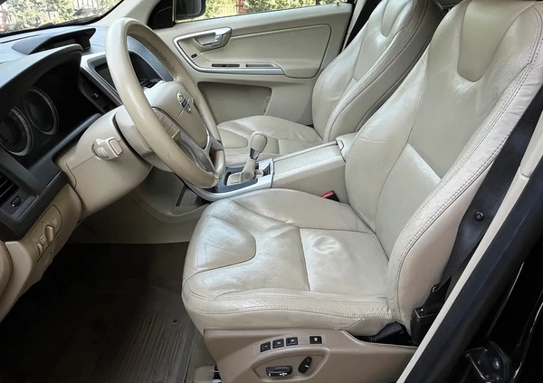 Volvo XC 60 cena 49900 przebieg: 250000, rok produkcji 2010 z Radom małe 352